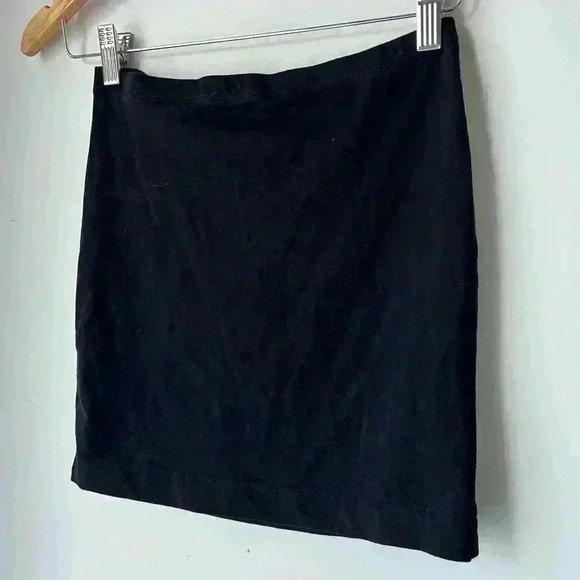 H&M Black Stretchy Pull On Basic Casual Mini Skirt Grunge Whimsigoth Punk XS - Picture 2 of 7